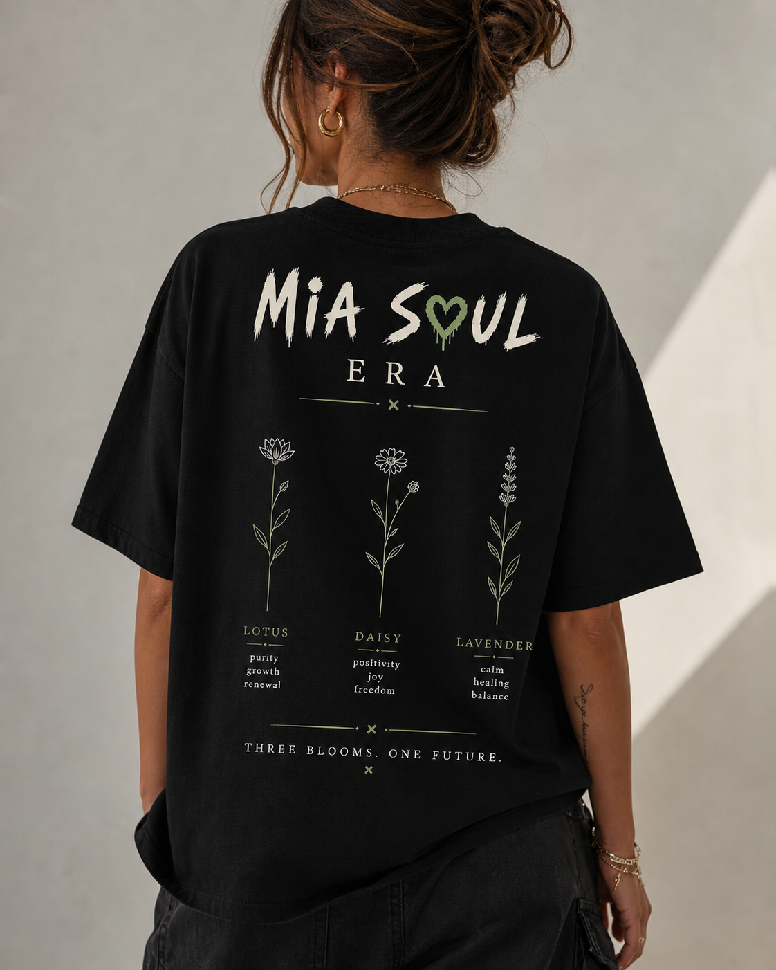 Three Blooms. One Future. shirt – Produktansicht