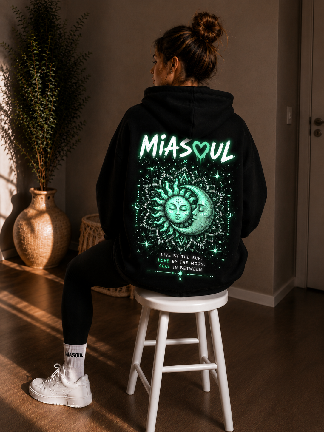 Sun and Moon Hoodie – Produktansicht