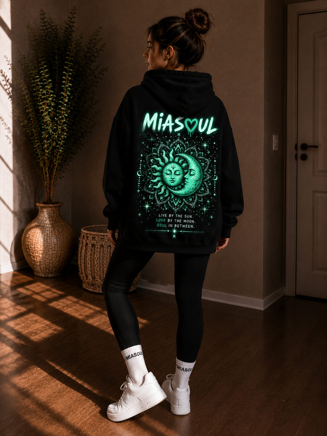 Sun and Moon Hoodie – zweite Produktansicht