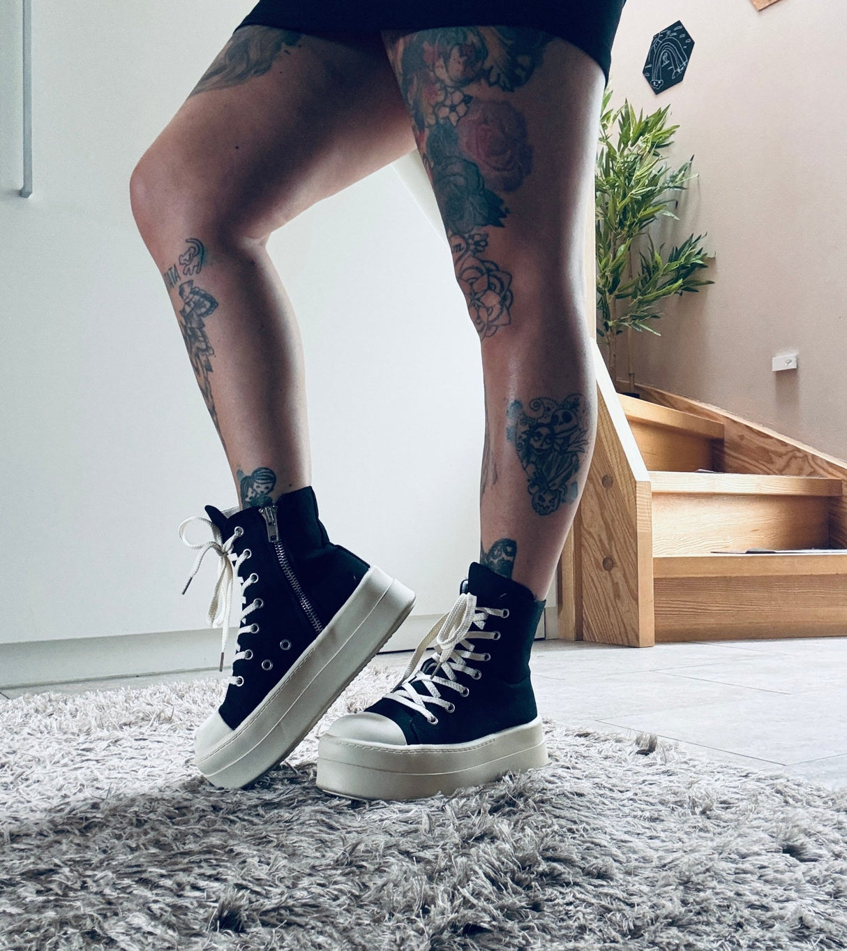 High - Top Plateau Sneaker in Schwarz/Weiß - MiaSoul