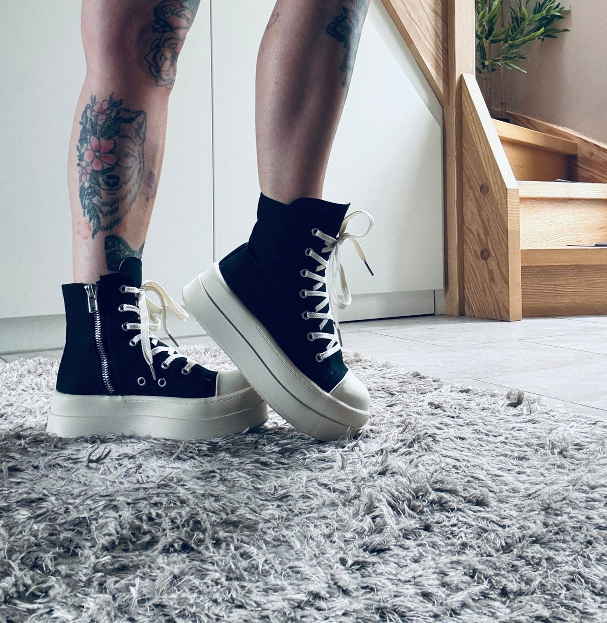 High - Top Plateau Sneaker in Schwarz/Weiß - MiaSoul